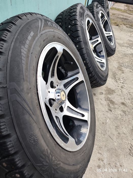 Продам диски Арбузы вместе с зимней резиной.