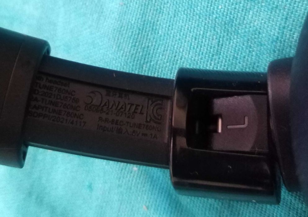 Casti cu Bluetooth JBL TUNE  215BT si 760NC