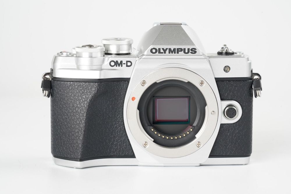 Aparat foto mirrorless Olympus OM-D E-M10 Mark III – 16.1MP