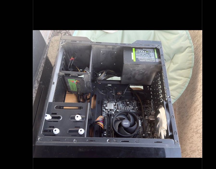 PC Desktop Ryzen 5 3400G / 24GB RAM / SSD 240GB