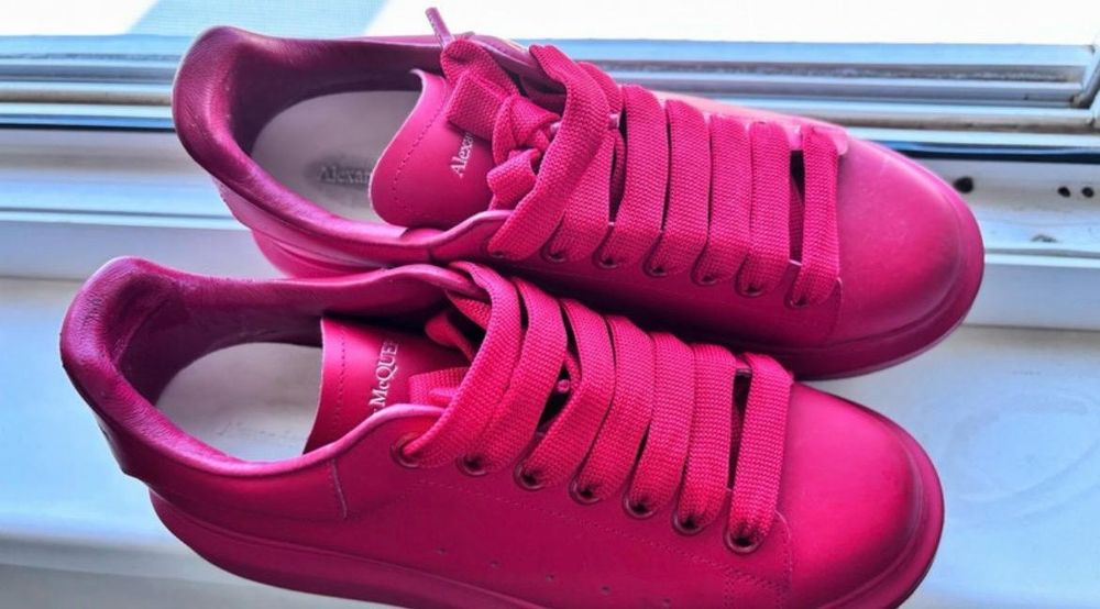 Adidași Alexander McQueen