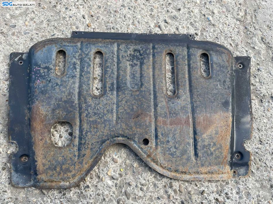 Scut Motor Metalic Dacia Logan 1 2004 - 2012 [2716x]