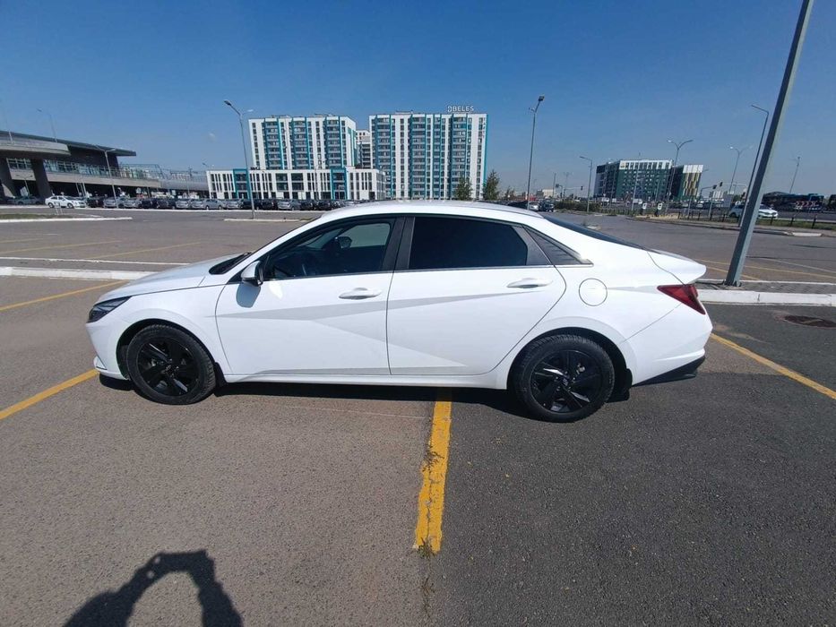 Hyundai Elantra 2022 г.