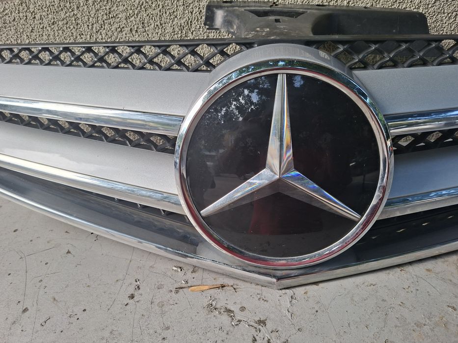 решетка за мерцедес  е-клас  кубе  w207