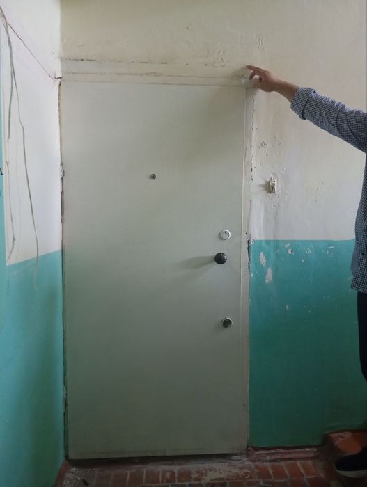 Железа эшик сотилади