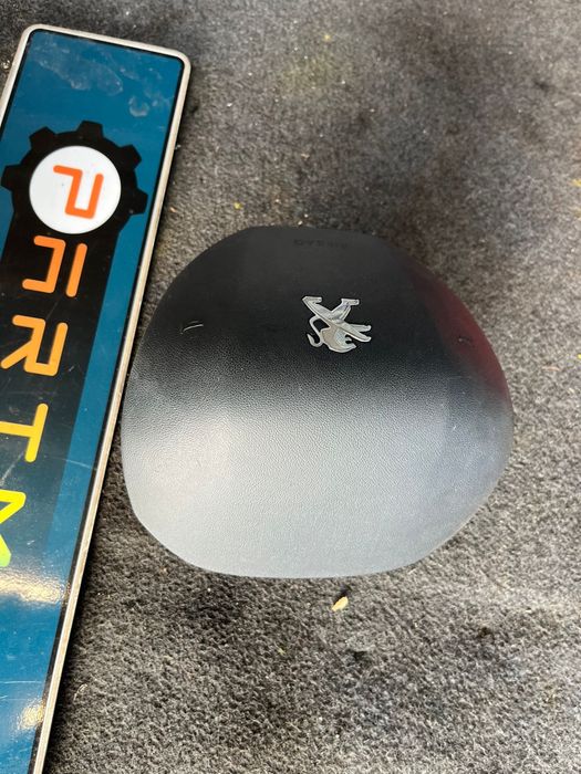 Бег еърбег аирбег Peugeot 2008