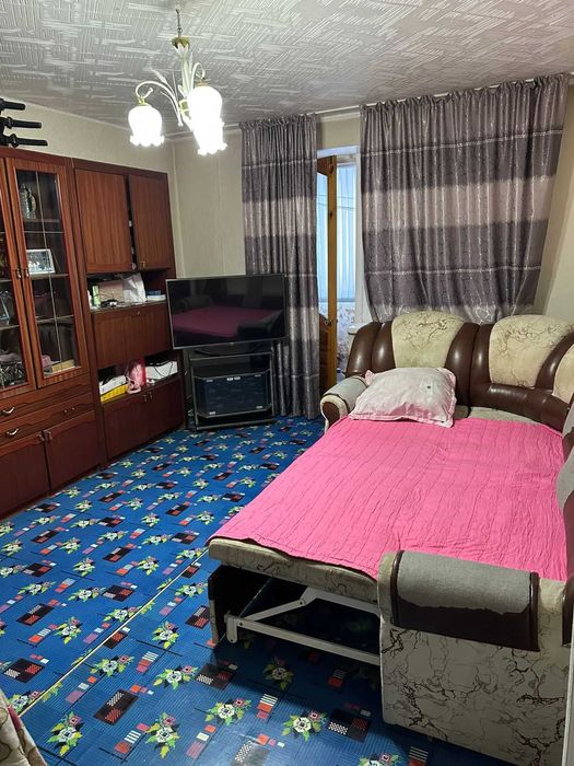 Продам 4 комнатную квартиру