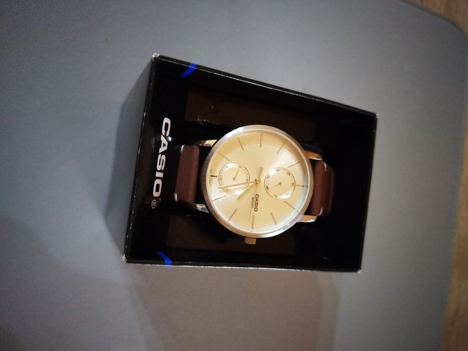 Casio - Ceas barbatesc quartz cu functii multiple, Argintiu, Maro coni