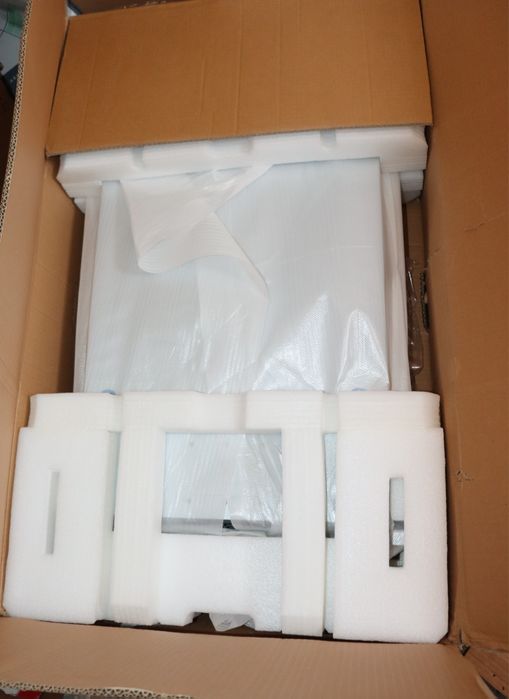 Server 2U Intel R2224GZ4GC4 24 SFF 2 x Skt 2011 V1/V2 0 DDR3 Barebone + Rail Kit NOU