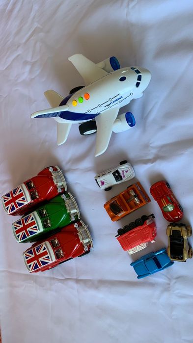 Продам игрушки новые