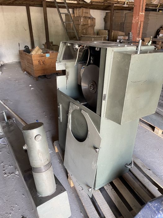 Машина за рязане-цепене на плат