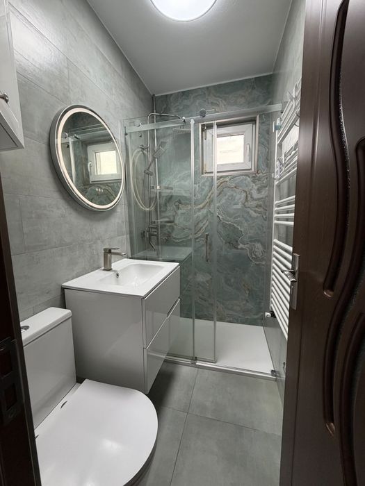 Apartament cu  3 camere semidecomandat , 50 mp , etajul 3 , Cartier Vitrometan, Mediaș,  Strada Rubinului