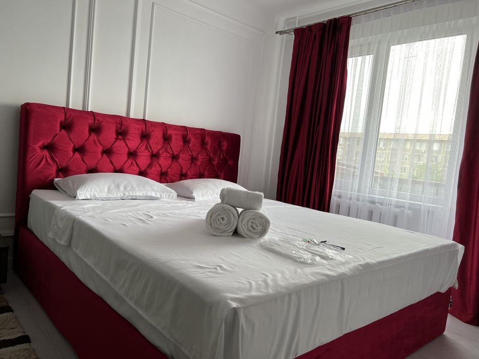 Идеально чистая. Фото реальные.