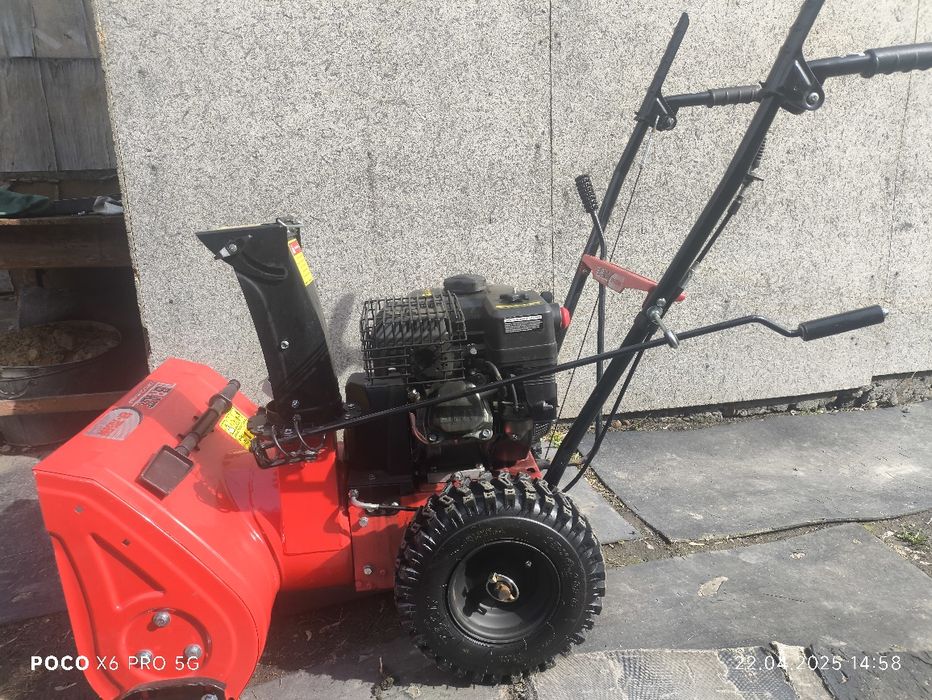 Продам Снегоочиститель