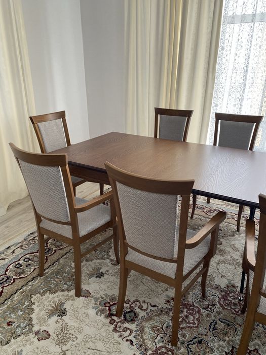 Стол гостинный со стульями