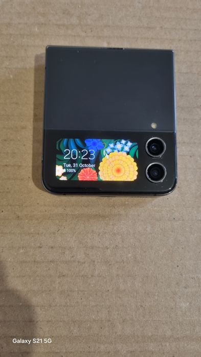 Galaxy Z Flip 4-оригинални части