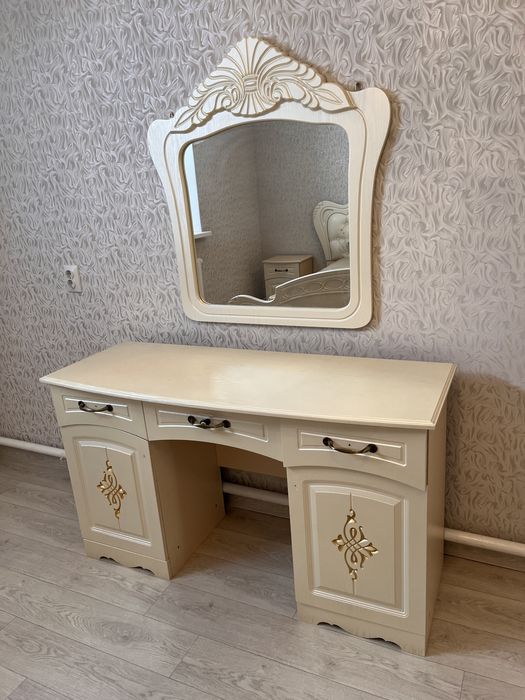 Кровать с тумбой