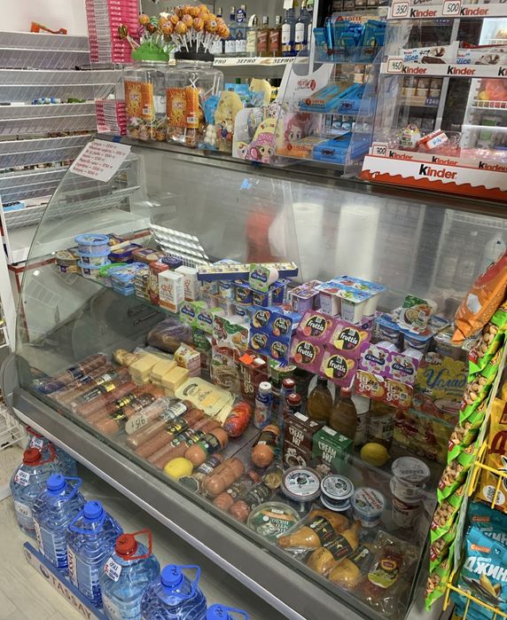 Продается витринный холодильник