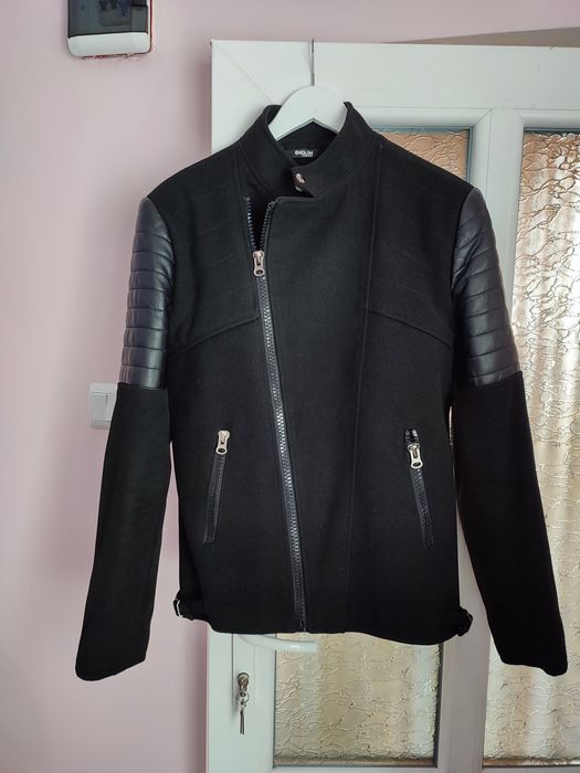 палто като ново.