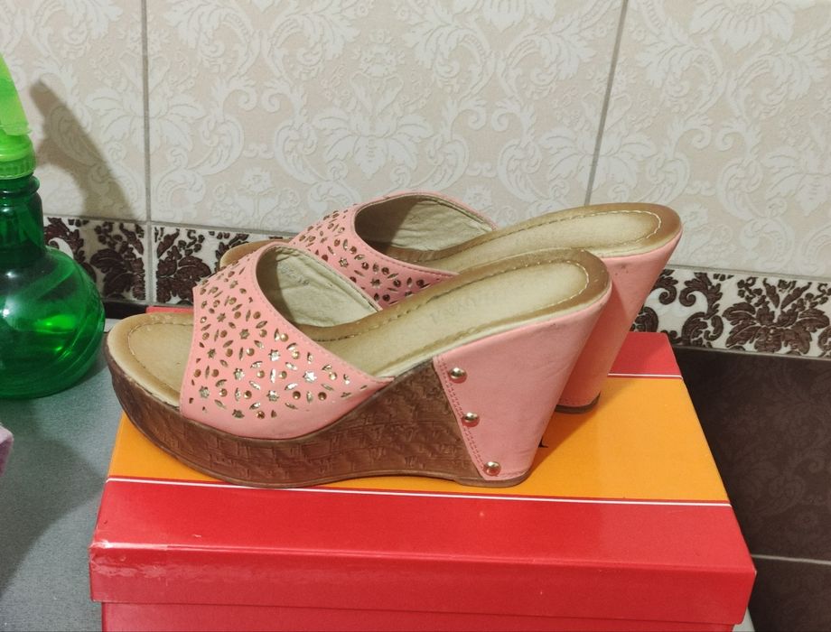 Продаю босоножки 35/36 р