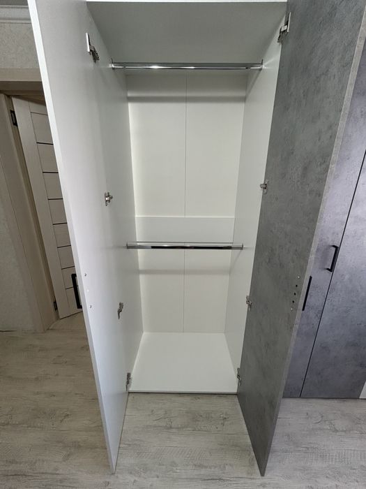 Новый распашной шкаф