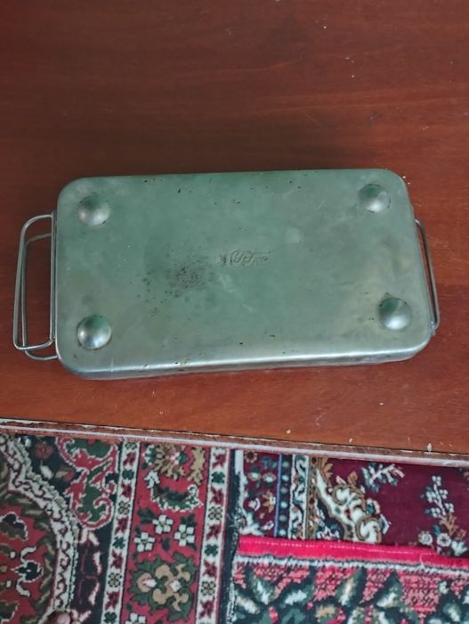 Шприцница со шприцами