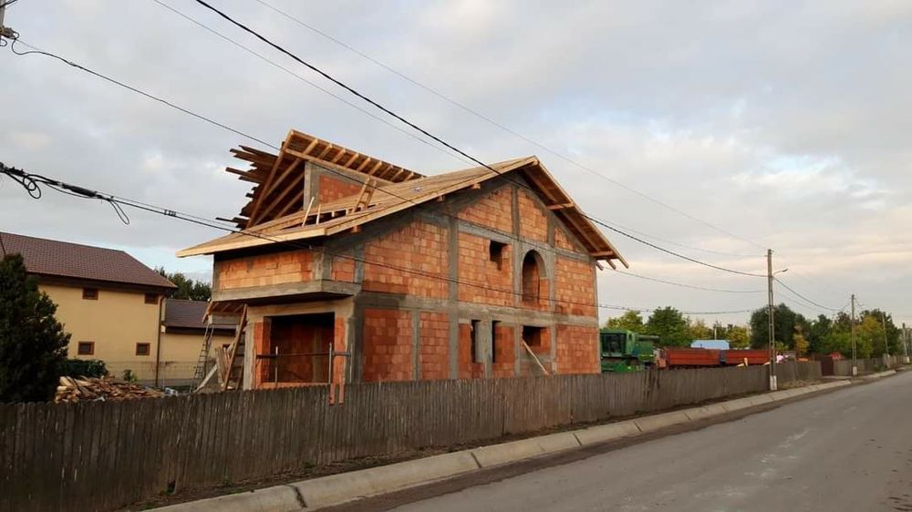 Construim Case la rosu /la cheie .