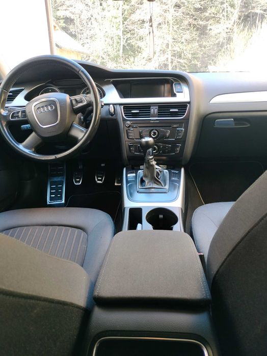 Vând Audi A4 b8 quattro