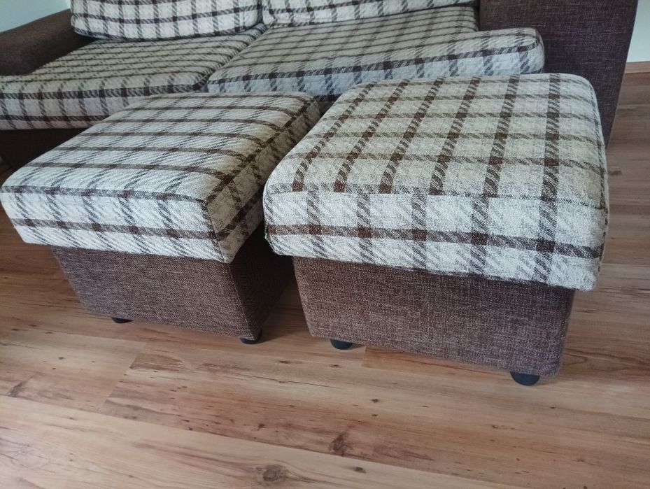 Диван и две табуретки