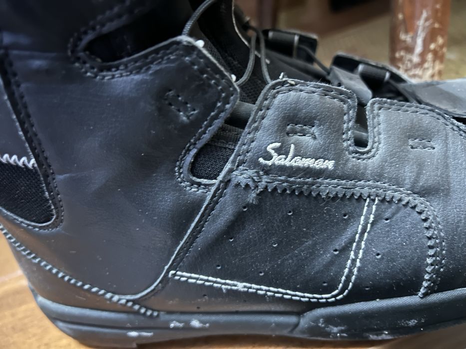 Продаю взрослый сноуборд с ботинками