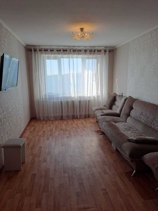 продается трехкомнатная квартира