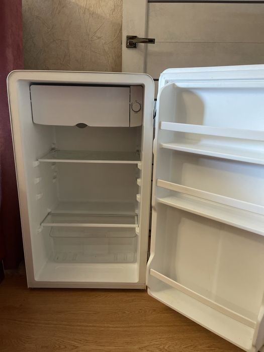 Срочно продам холодильник хорошее состояние