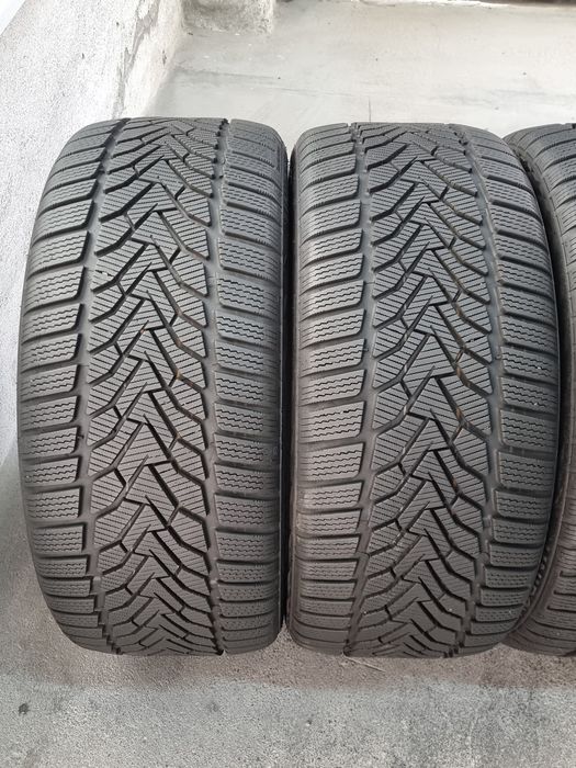 "Dot 22" 245/40/18 Uniroyal 4Броя: 680лв 8.5мм