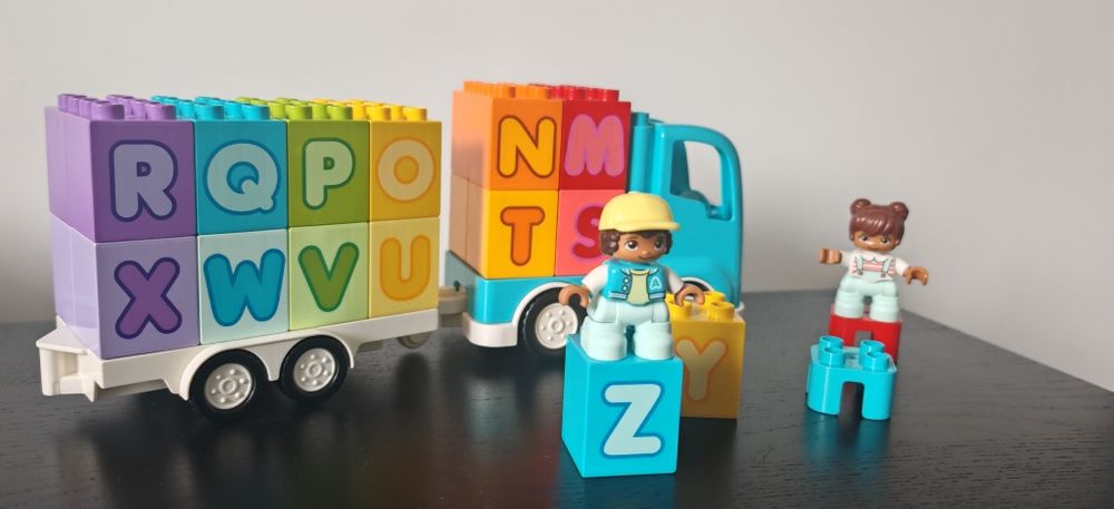 Lego Duplo 10915 - Camionul cu litere
