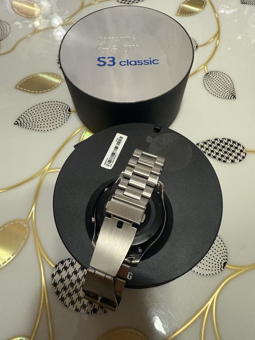 Продам часы Samsung S3 classic