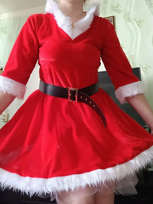 Продается новое платье и дед мороз поющий,