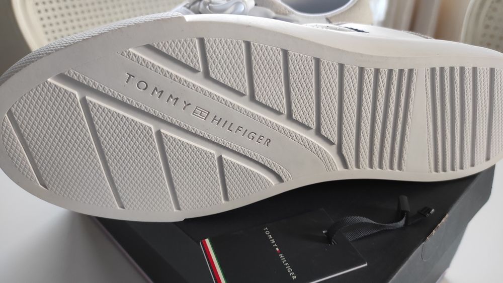 Оригинални  кецове Tommy Hilfiger номер44 от естествена кожа