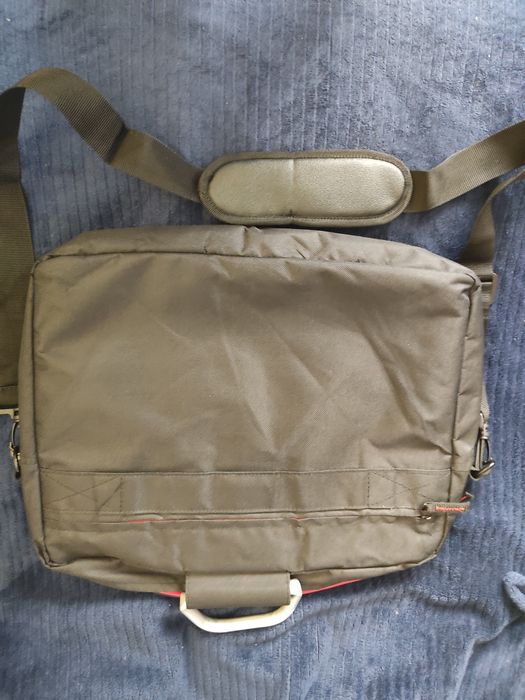 Geantă laptop model business