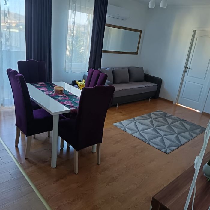 Apartament de vânzare 3 camere Floresti,zona Terra