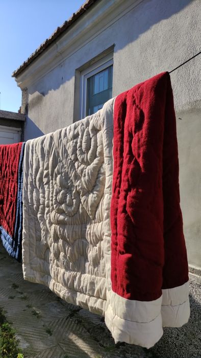 Продавам ВЪЛНЕНИ юргани и тъкани покривки, нови