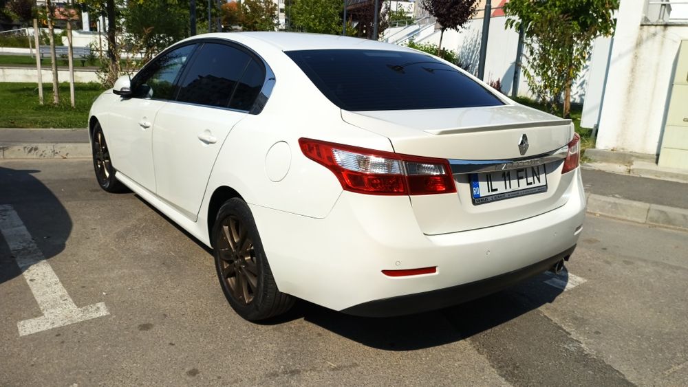 RENAULT Latitude 2013 — imagine 4