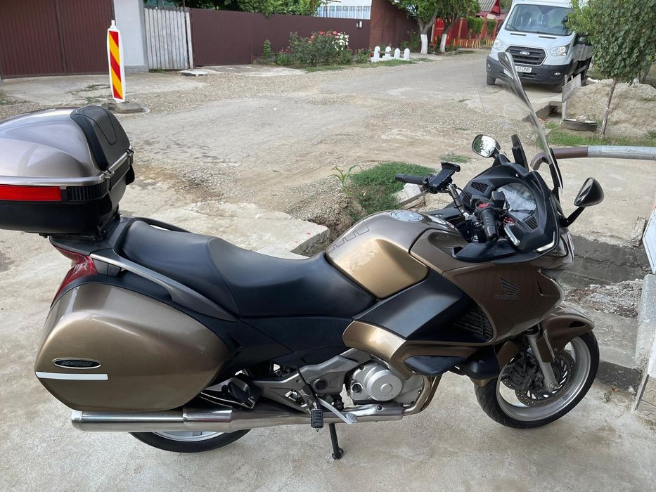 Honda Deauville NT 700 V