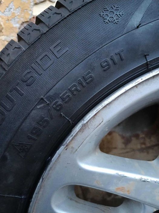 Зимни гуми с джанти БМВ 195/65/15