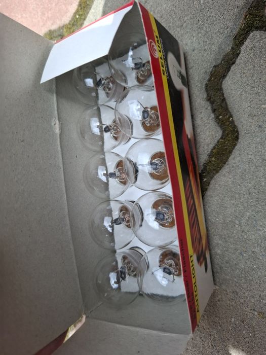 Becuri Hella Selum H4 H3 R2 C5W VY5W Ba9s Ba15s Sv8.5