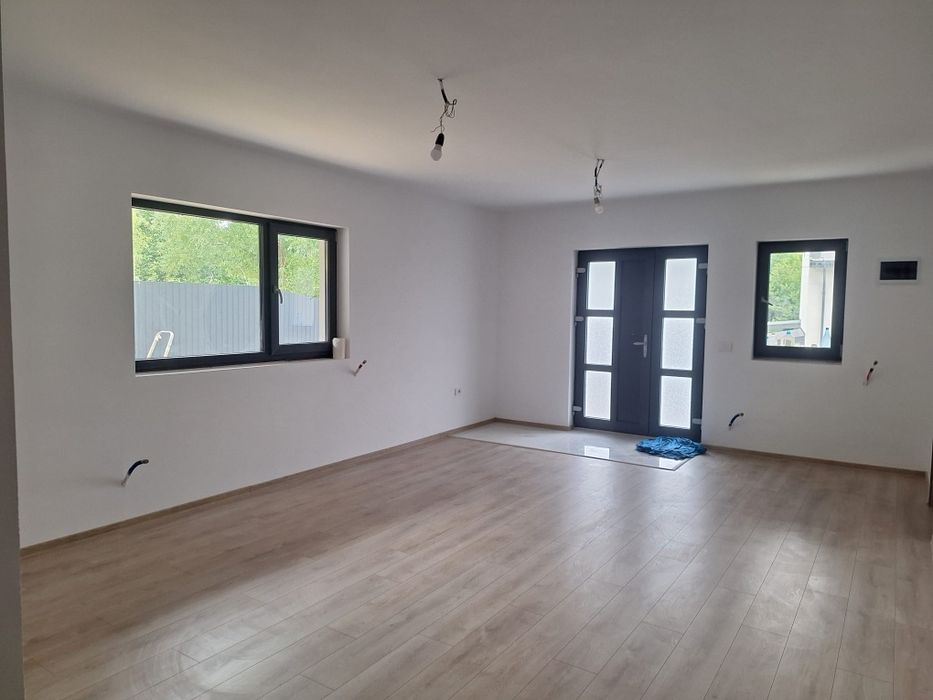 Casă 4 camere Vișani