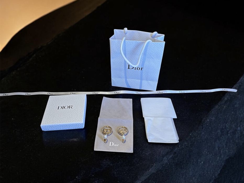 Нови Дамски Обеци Christian Dior 30 Montaigne CD Logo Pearl Drop Earrings с пълен комплект аксесоари