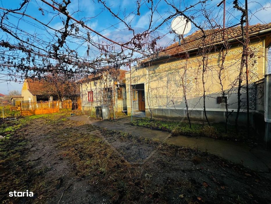 Casă 4 camere in Seitin 2144 teren