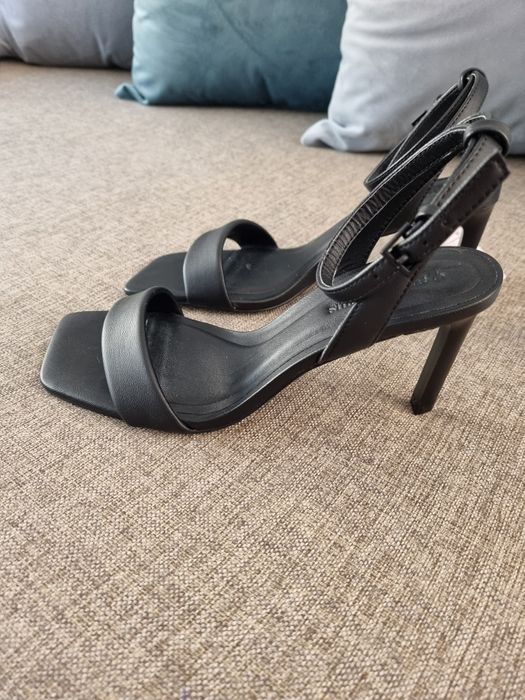 Sandale de la Stradivarius (mar.35)(22,8 cm)