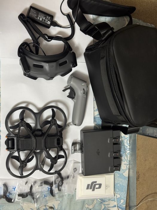 дрон DJI Avata 2 combo с очила джойстик и 3 батерий