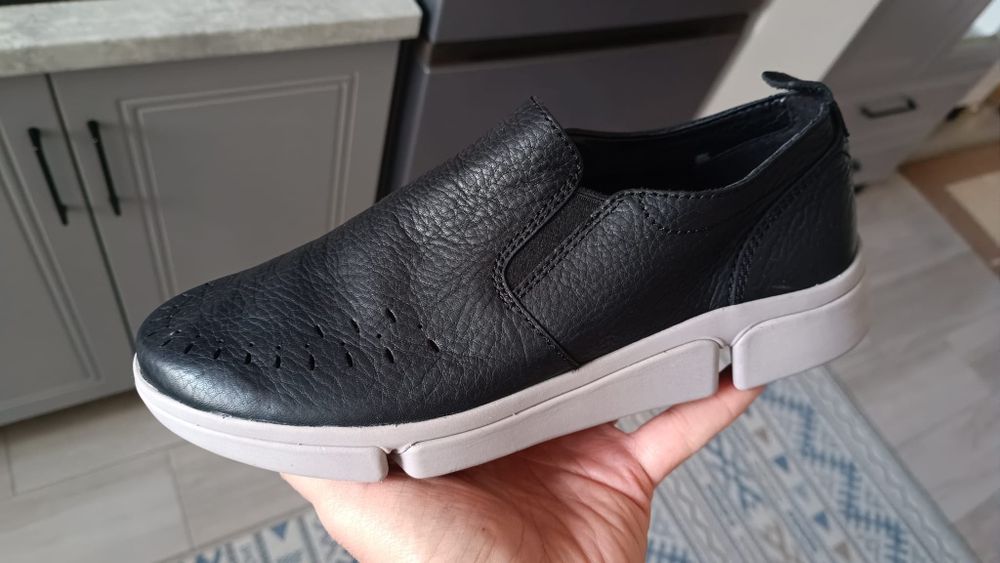 Pantofi CLARKS piele nou 42 pret 80 ron